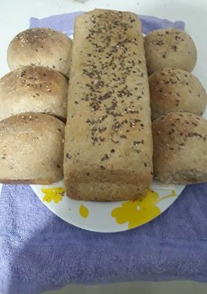 Una foto de Pan integral con semillas
