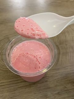 صورة لوصفة زبادي فراولة 🍓 لذييييييذ ♥️♥️