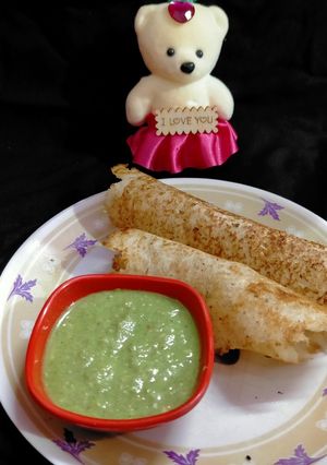 રવા ઢોંસા (Rava Dosa Recipe In Gujarati) રેસીપી મુખ્ય ફોટો