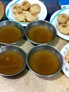 A picture of Gol Gappy.