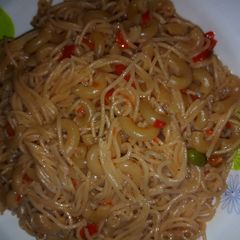 A picture of Joloup din taliya da macroni.