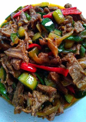 Foto resep Sapi + Timun Jepang Saus Lada Hitam