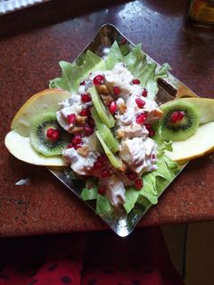 सेब अखरोट सलाद (Seb akhrot salad recipe in Hindi) रेसिपी मुख्य फोटो