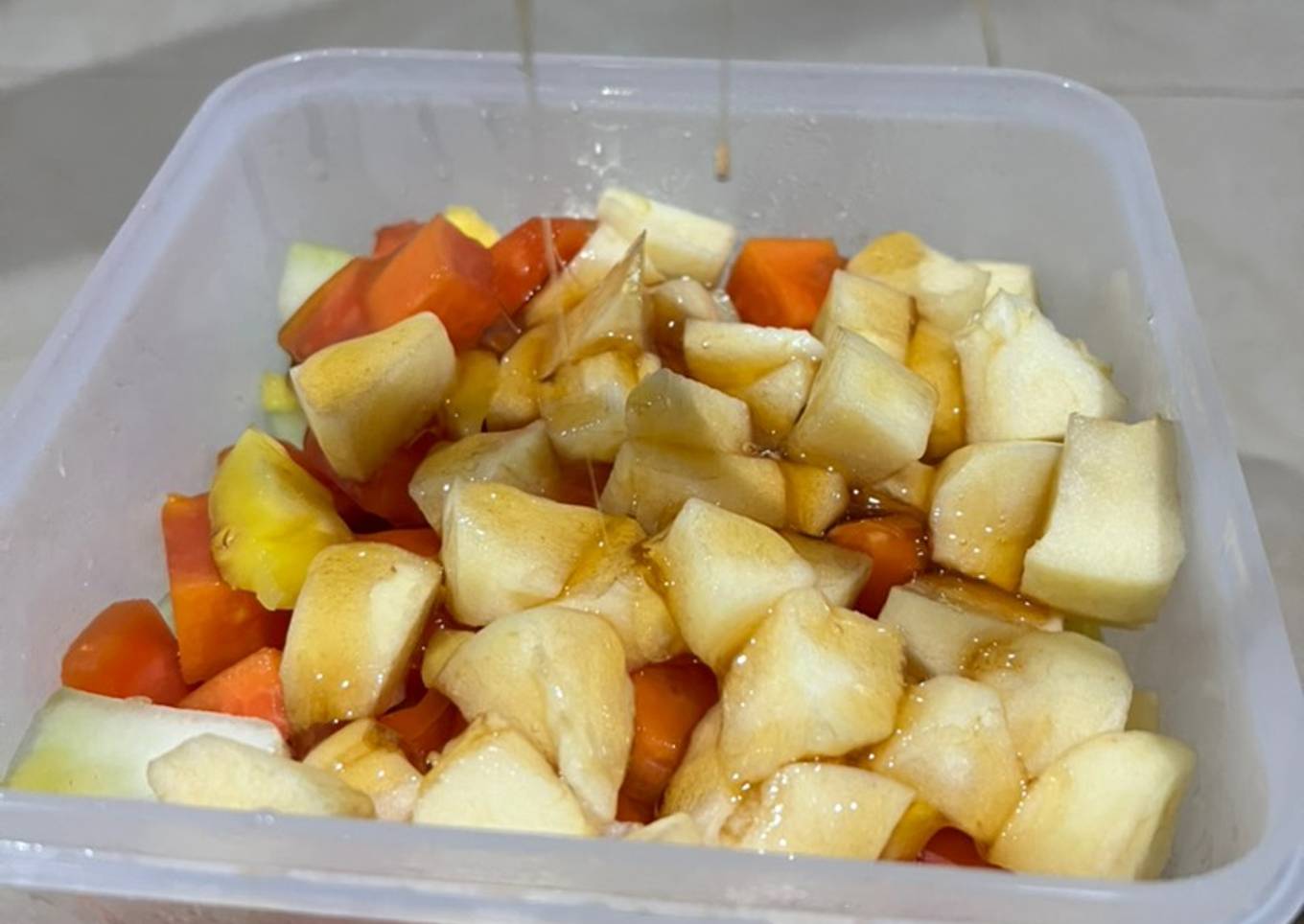 Bagaimana Menyiapkan Ada 4 macam buah segar disantap ketika sebelum
makan nasi atau sesudah makan nasi Anti Gagal