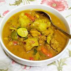 A picture of Tongseng Ayam Balungan.