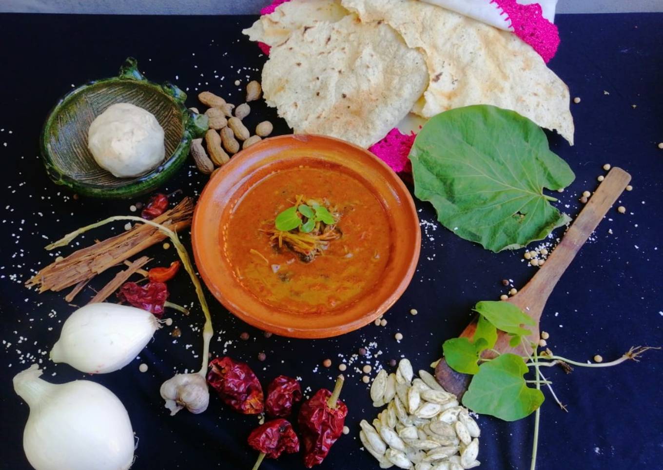 Brotes de frijol en mole amarillo (Yua Yucucichi Ntutia)