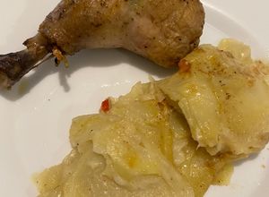 Una foto de Jambonette, papás parmentiére, al aceite de romero 🍗