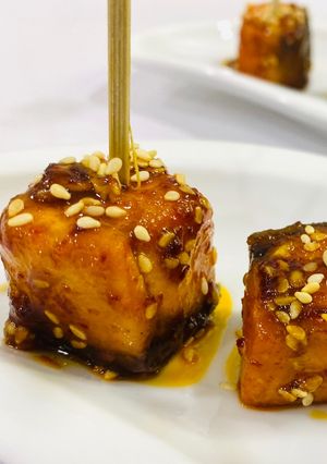 Hình của món Finger Food 👌 10: Cá Hồi Áp Chảo - Sốt Cay thật cay.