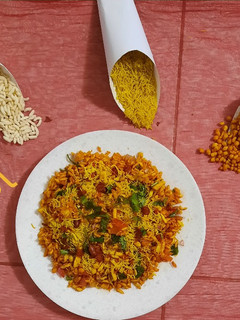 ચટપટી સુકી ભેળ (dry bhel recipe in gujarati) રેસીપી મુખ્ય ફોટો