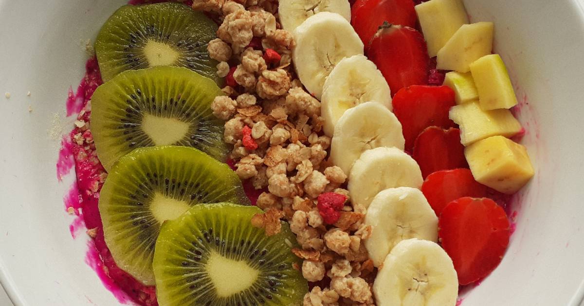 Resep Smoothies bowl buah naga oleh selvia Cookpad
