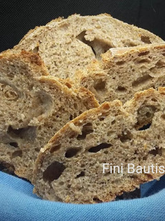 Una foto de Pan integral 100% con masa madre