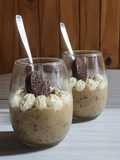 Postrecito rápido de dulce de leche con cookies