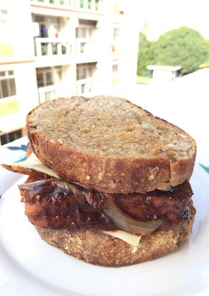A picture of Spam With Onion Black Pepper Sauce Sandwich.
