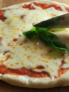 Una foto de Pizza al sartén, sin horno y sin levadura