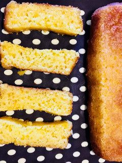 A picture of Eggless orange rava cake.