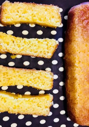 A picture of Eggless orange rava cake.