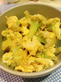 白花椰菜炒蛋 的食譜成品照片