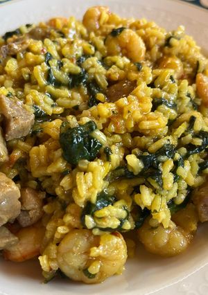 Foto principal de Meloso de arroz con presa ibérica, gambitas y espinacas …
