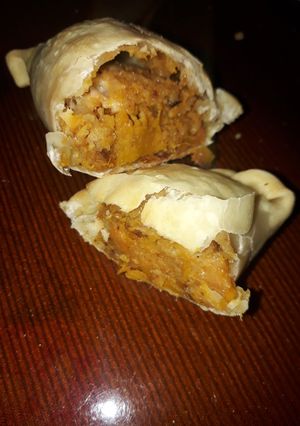Una foto de Empanadas de 4 quesos y zapallo 🧀🧀🥟
