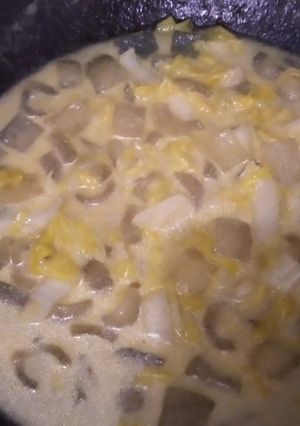 A picture of Beef Tendons and Nappa Cabbage in Coconut Sauce.