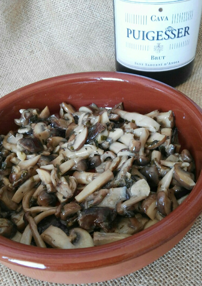 Una foto de Setas al cava