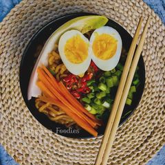 A picture of Vegetable Ramen with Egg.