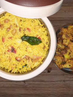 நெல்லிக்காய் சாதம் (Nellikai satham recipe in tamil) செய்முறை முக்கிய புகைப்படம்