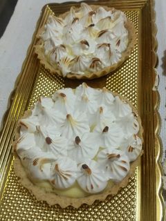 Una foto de Tartaleta de limón y merengue italiano