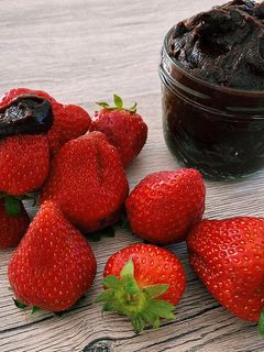 A picture of Homemade vegan Nutella♥️.