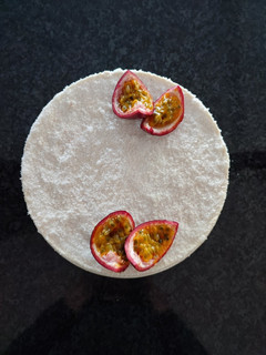 Une photo de Entremet noix de coco mangue passion