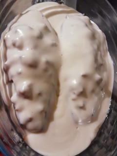 Una foto de Berenjenas rellenas de carne picada bañadas en bechamel