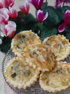 Una foto de Mini quiche de pollo