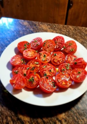 A picture of Organic tomato salad.