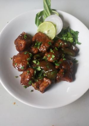 A picture of Black pepper chicken.