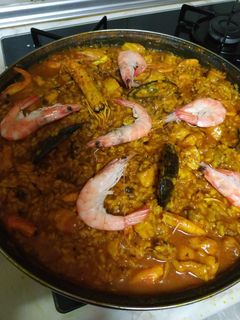 Una foto de Paella