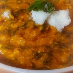 A picture of Dhaba style palak paneer.