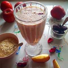 एपल डेट्स स्मूदी (Apple dates smoothie recipe in Hindi) রেসিপির প্রধান ছবি