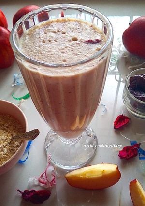 एपल डेट्स स्मूदी (Apple dates smoothie recipe in Hindi) रेसिपी मुख्य फोटो