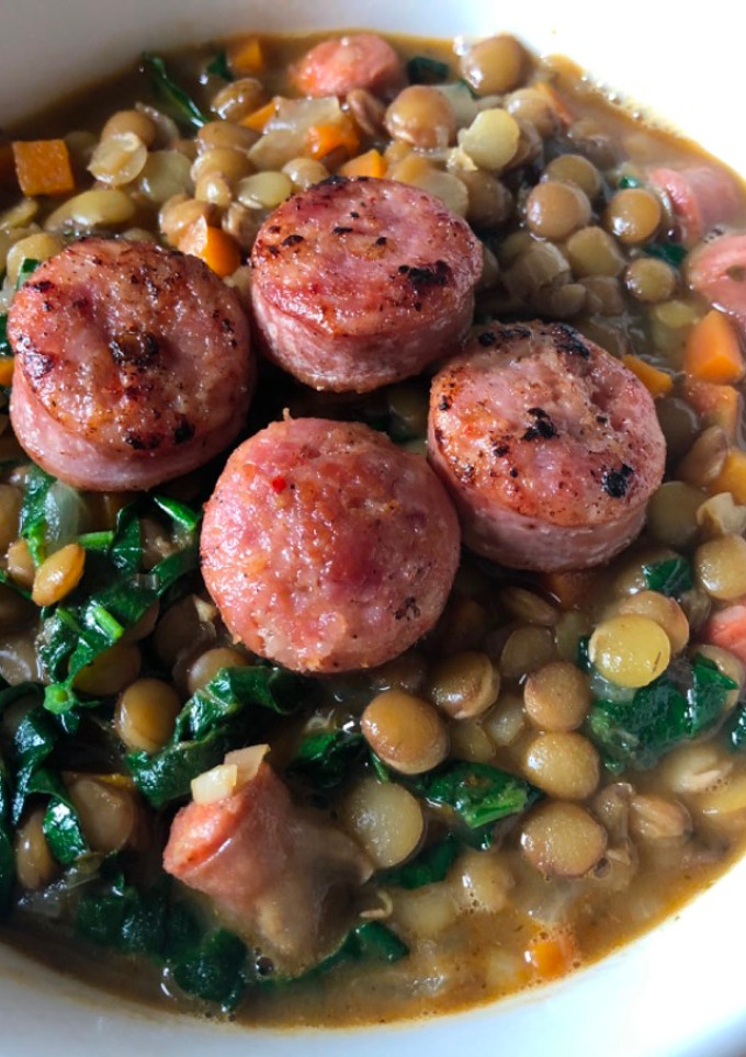 Una foto de Lentejas con chorizo y espinacas