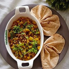 A picture of Bottle Gourd and Beans Curry.