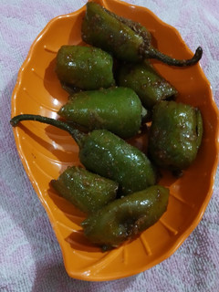 A picture of Green chilli pickle.