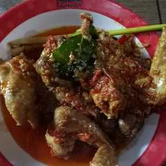 รูปของ Ayam bumbu kuning pedass