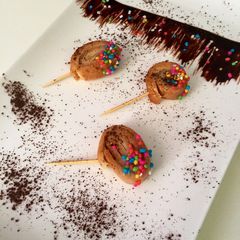 A picture of Bread corners lollipops.