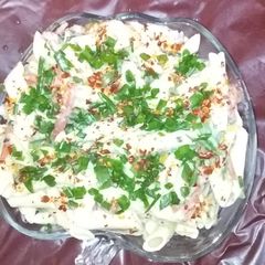 A picture of White sause paste.