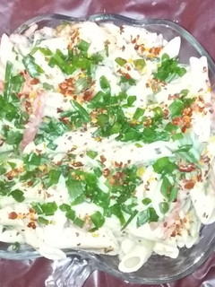 A picture of White sause paste.