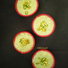 A picture of Pista phirni.