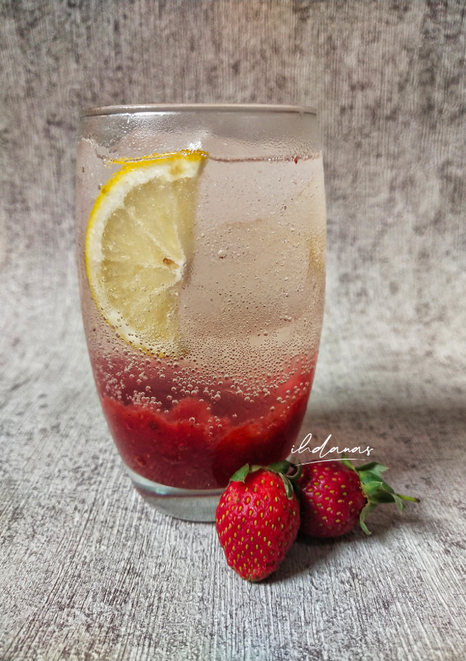 Foto resep Strawberry Sparkling Lemonade