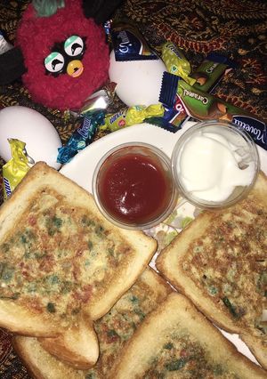 A picture of Omelette in hole.