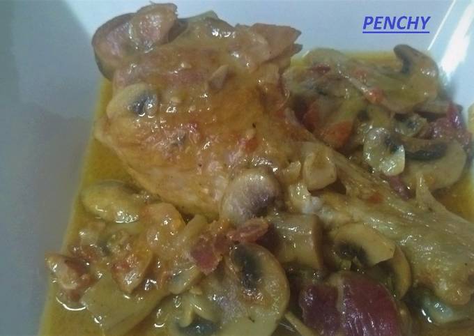 Pollo a la marengo con champiñones y jamón ibérico Receta de penchi briones  garcia- Cookpad