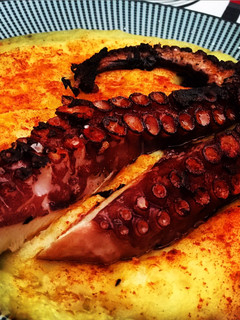Una foto de Pulpo a la brasa con parmentier de patatas ❤️